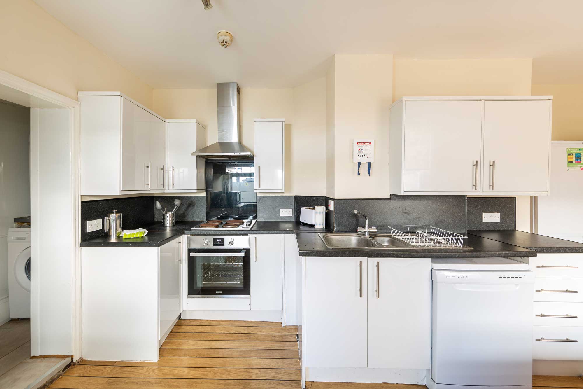 7 Bed House to rent to students at 89 Wells Road, Bath BA2 3AN