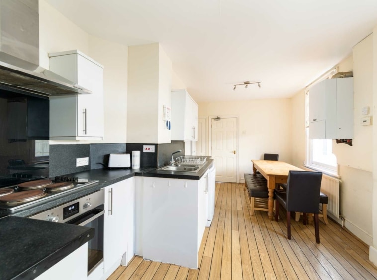 7 Bed House to rent to students at 89 Wells Road, Bath BA2 3AN