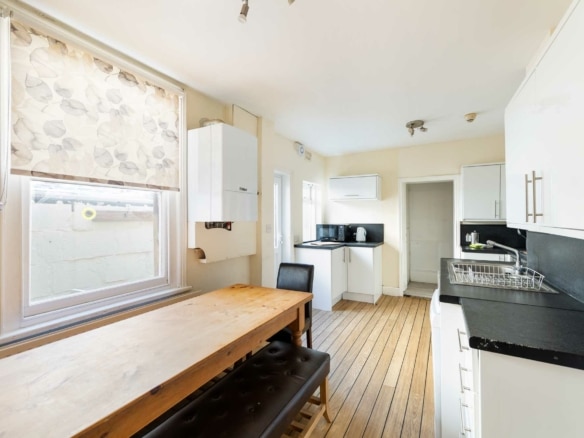 7 Bed House to rent to students at 89 Wells Road, Bath BA2 3AN