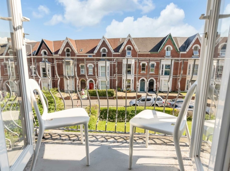 10 bedroom student house to rent in Uplands, Sketty Road, Swansea SA2 0LJ