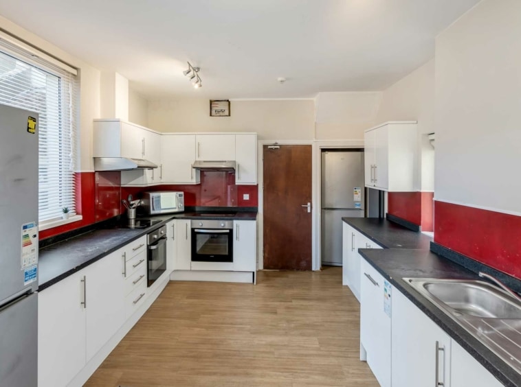 10 bedroom student house to rent in Uplands, Sketty Road, Swansea SA2 0LJ