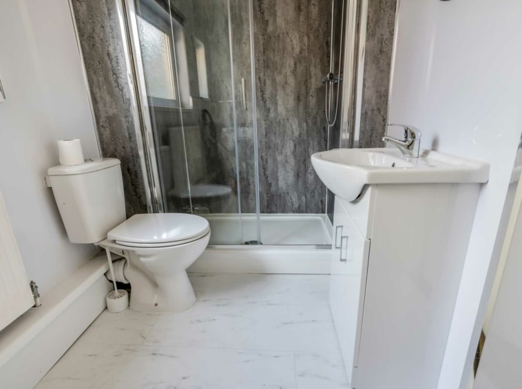 10 bedroom student house to rent in Uplands, Sketty Road, Swansea SA2 0LJ